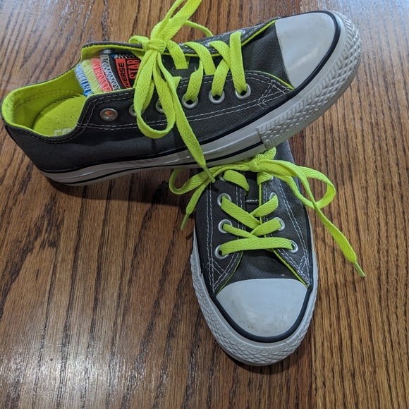 womens converse size 7 - Picture 2 of 4